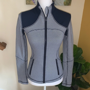 Lululemon gingham navy blue Forme jacket size‎ 2